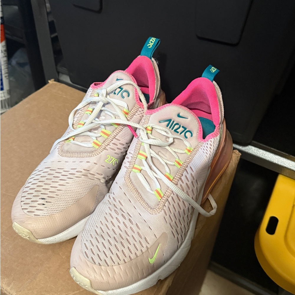 Nike Women's Air Max 270 Light Pink Sneakers - Picture 6 of 7